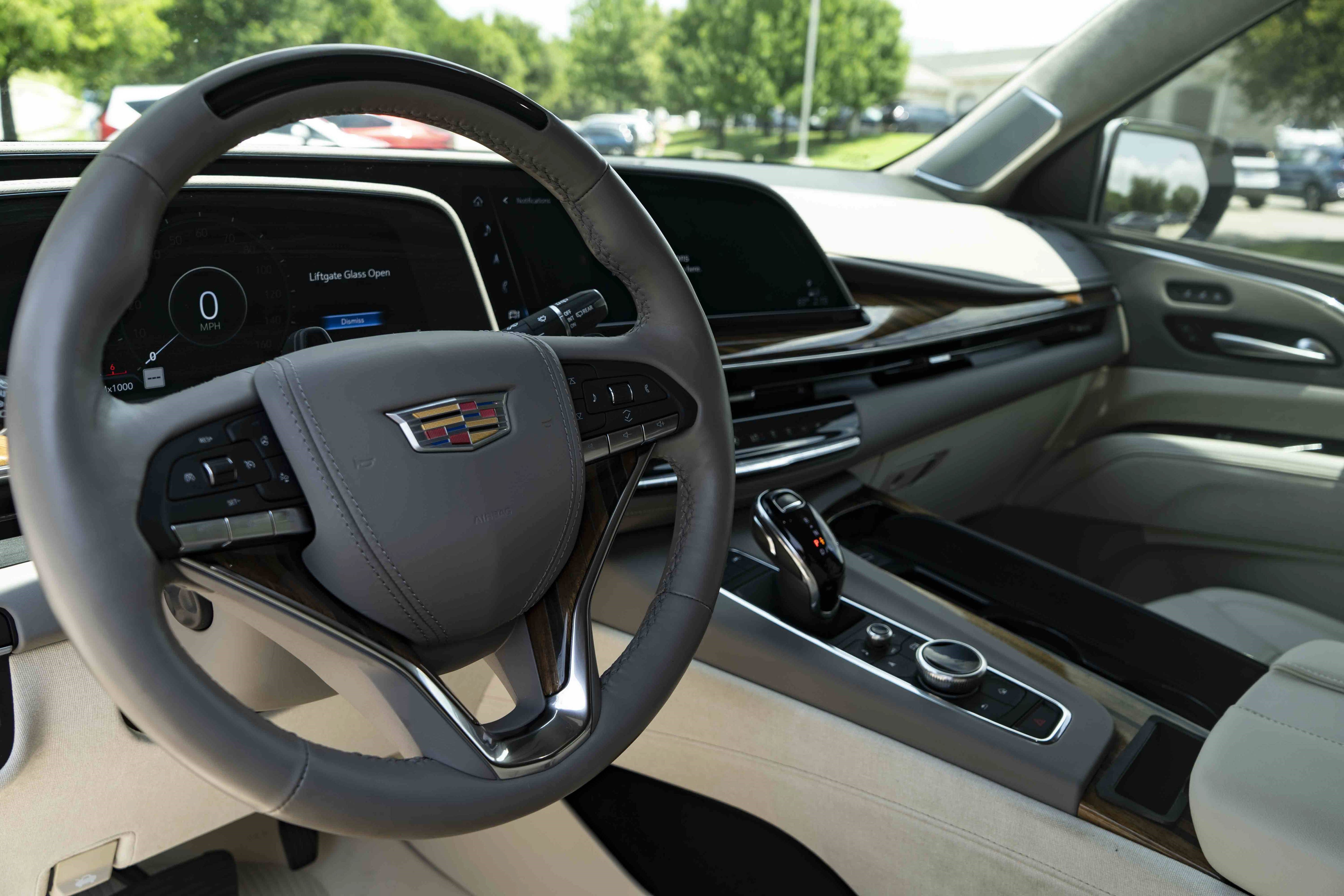 Used 2024 Cadillac Escalade Premium Luxury Platinum w/ LPO, Floor Liner Package AWD/4WD image 18