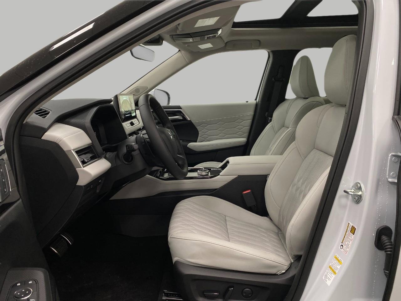 New 2026 Mitsubishi Outlander SEL image 30