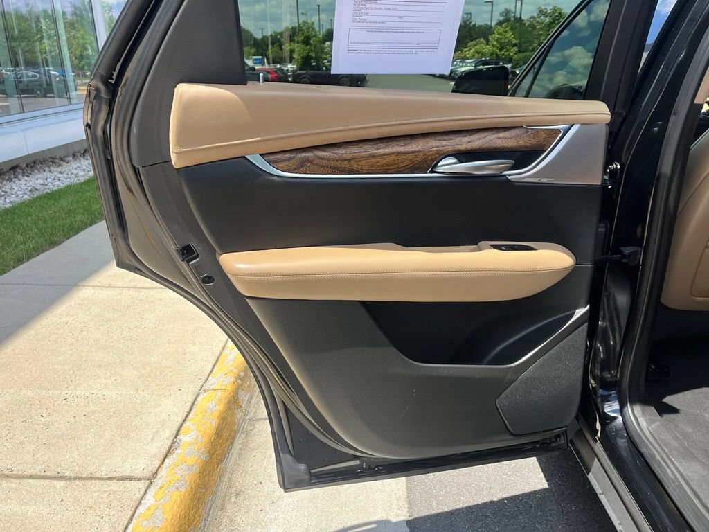 Used 2021 Cadillac XT5 Premium Luxury w/ Platinum Package FWD image 18