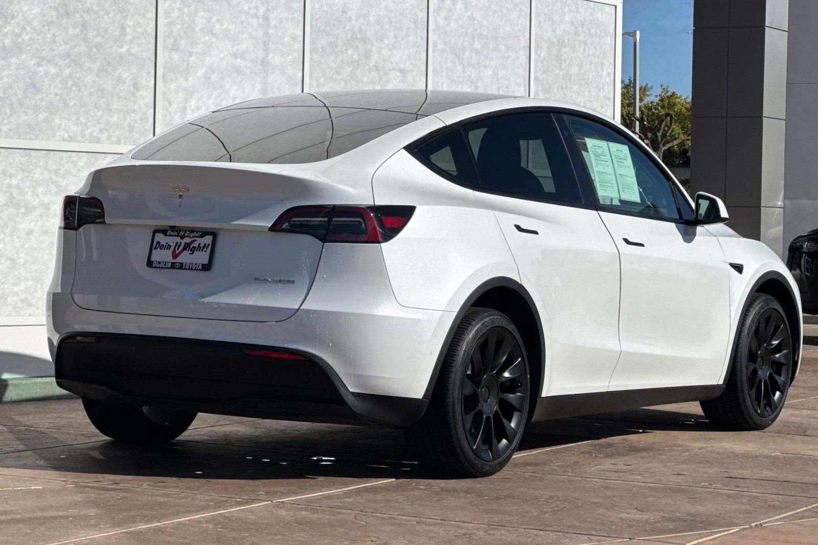 Used 2023 Tesla Model Y Long Range image 4
