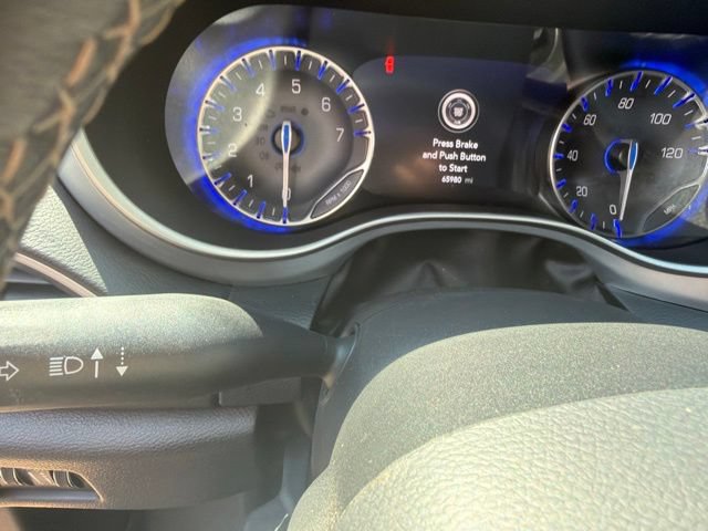 Used 2020 Chrysler Pacifica Touring-L Plus w/ S Appearance Package FWD image 5