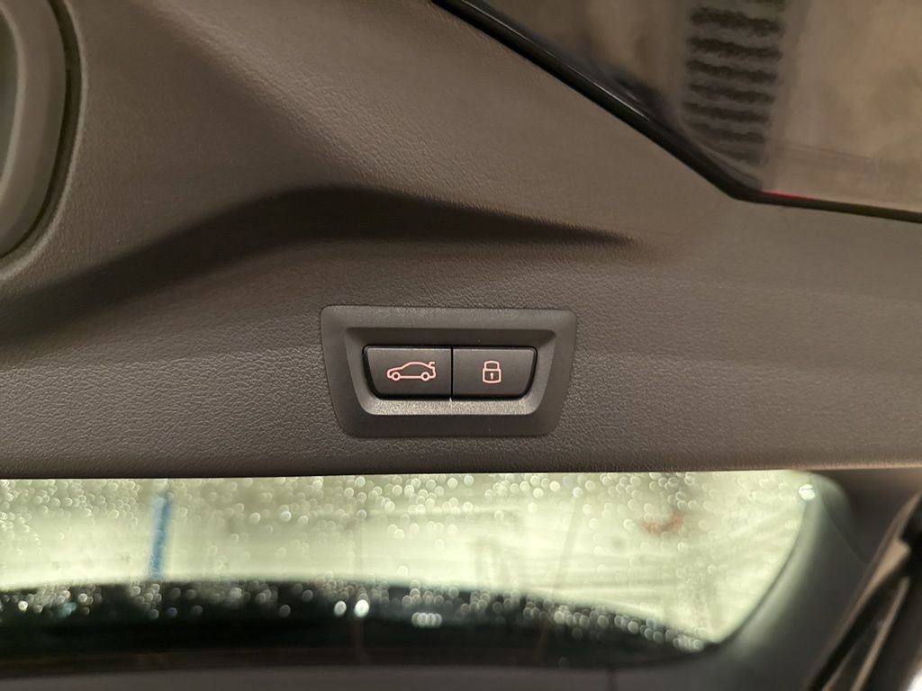 Used 2025 BMW X5 xDrive50e image 59