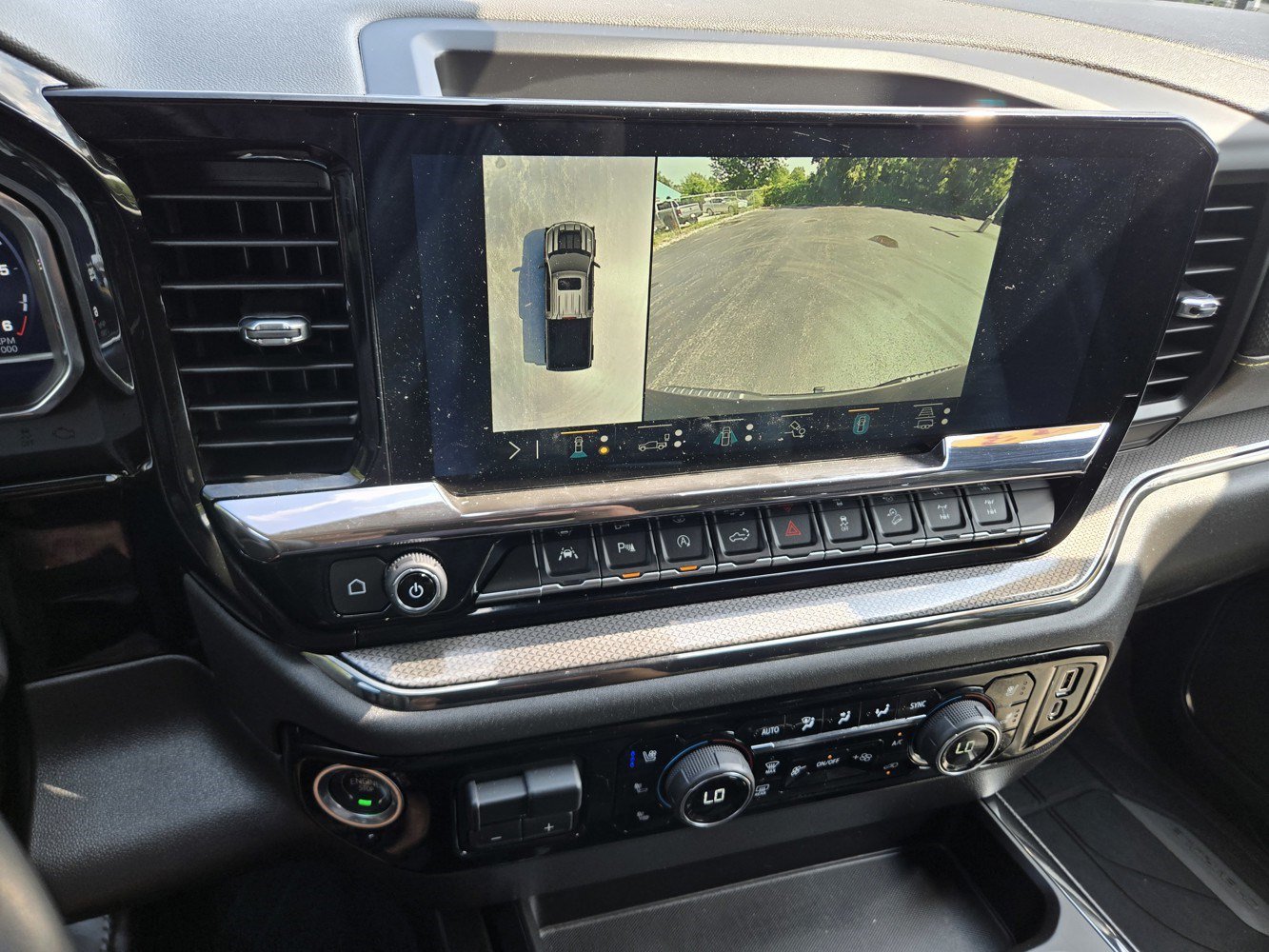 Used 2023 Chevrolet Silverado 1500 ZR2 w/ Technology Package AWD/4WD image 9