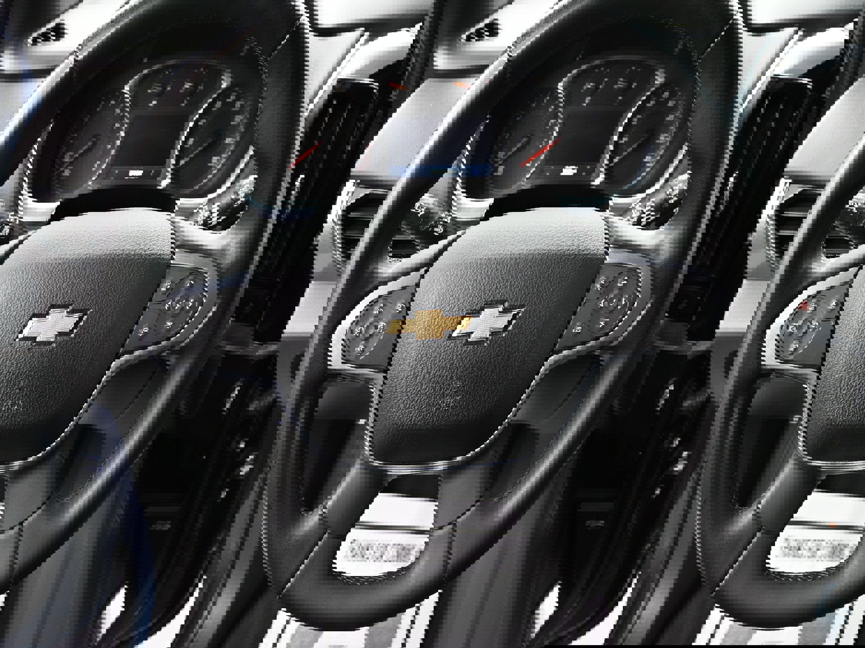 Used 2023 Chevrolet Traverse LT image 11