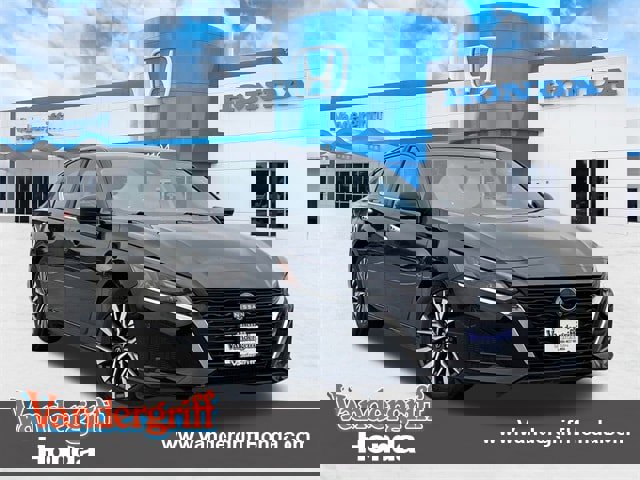 Used 2023 Nissan Altima 2.5 SV