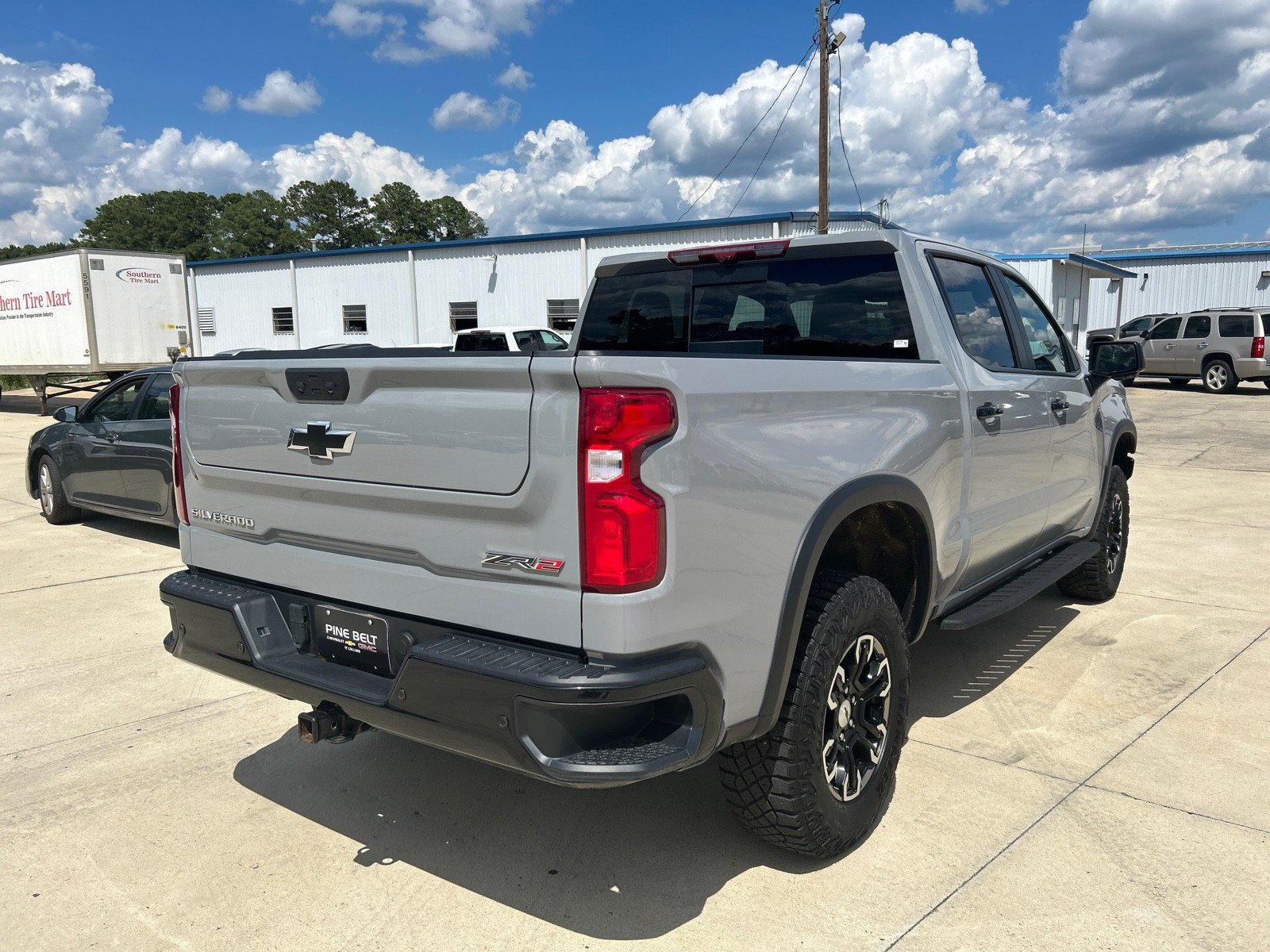 Used 2024 Chevrolet Silverado 1500 ZR2 w/ Technology Package AWD/4WD image 3