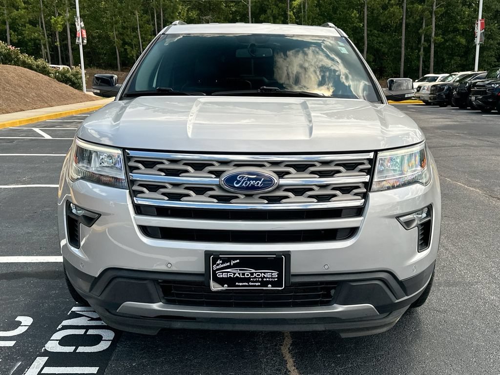 Used 2018 Ford Explorer XLT w/ Equipment Group 202A FWD image 5