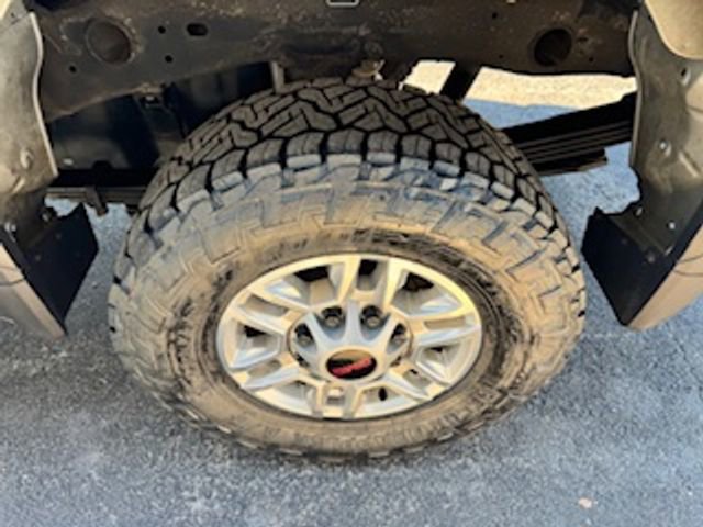 Used 2023 GMC Sierra 2500 SLE image 17