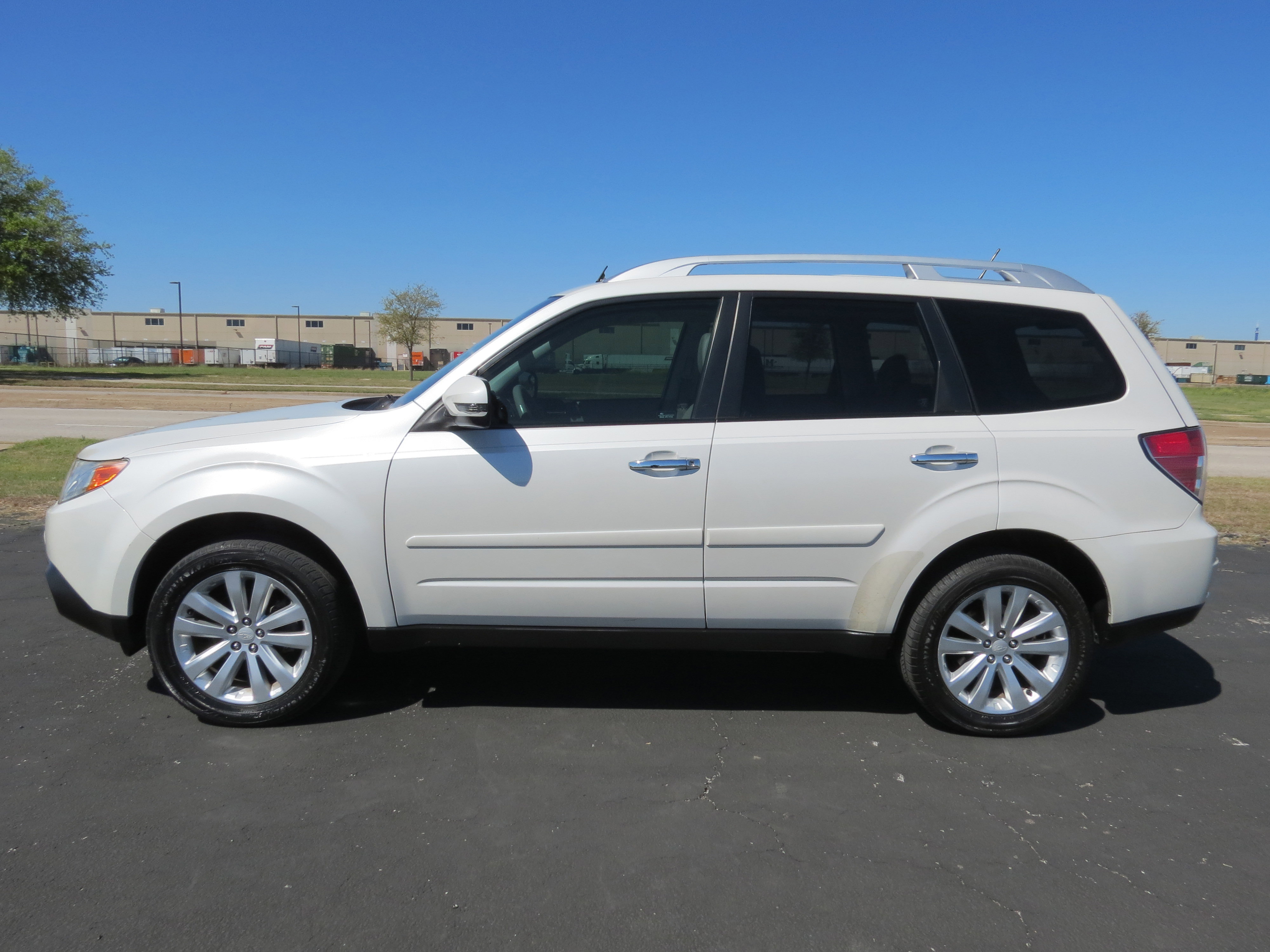 Used 2013 Subaru Forester 2.5X Touring AWD/4WD image 3