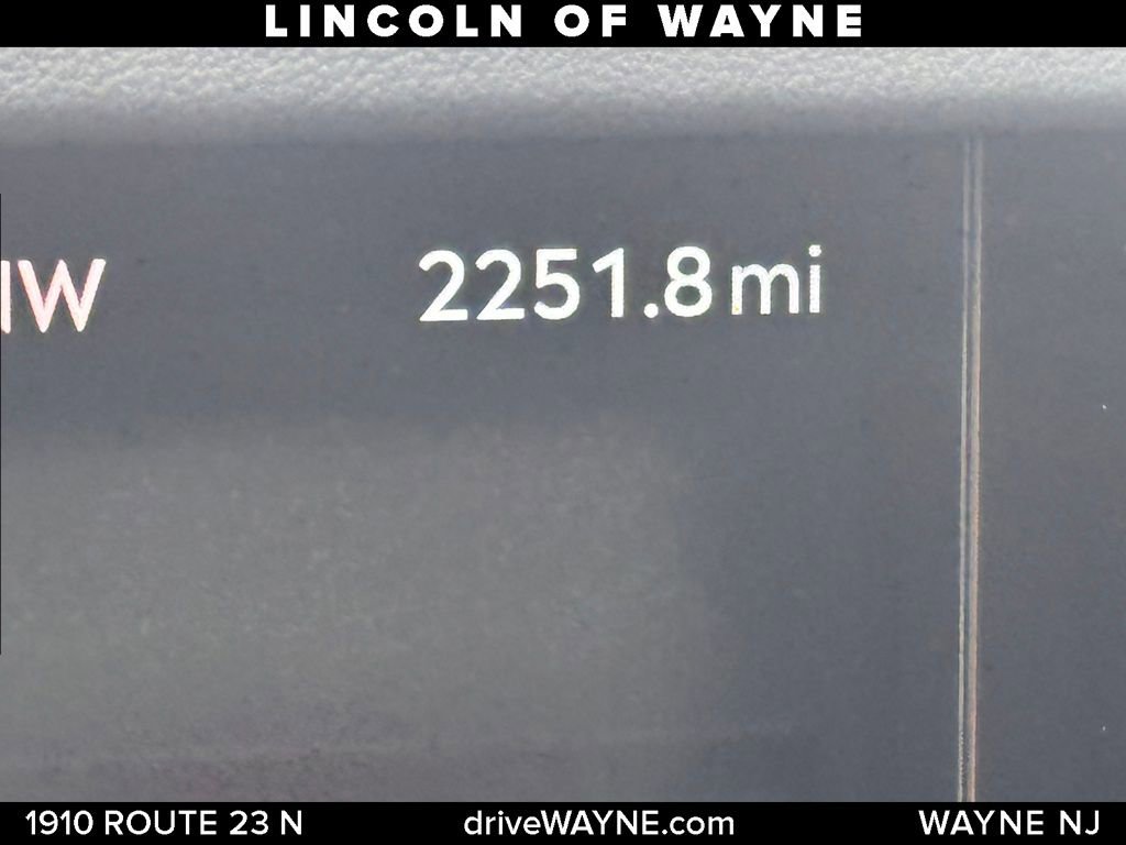 Used 2025 Lincoln Nautilus Premier w/ Equipment Group 102A image 17