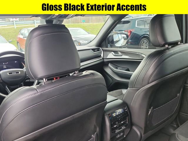 Used 2023 Jeep Grand Cherokee L Laredo image 26