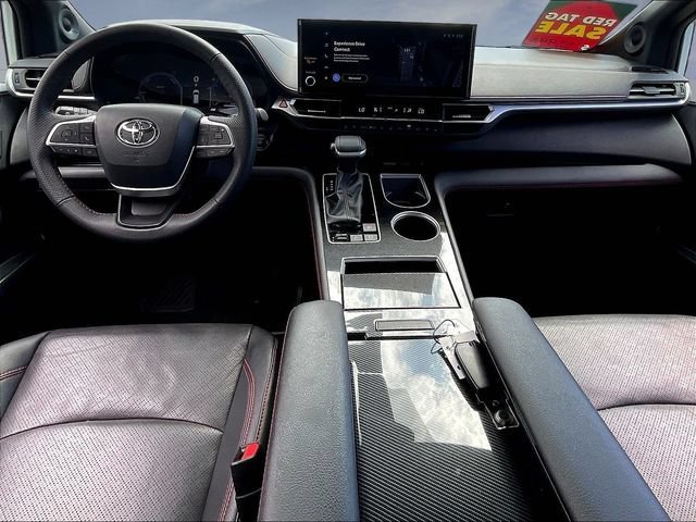 Used 2025 Toyota Sienna XSE w/ XSE Premium Package FWD image 9