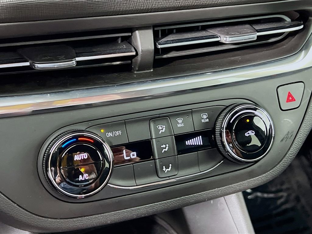 Used 2024 Buick Envista Preferred image 15