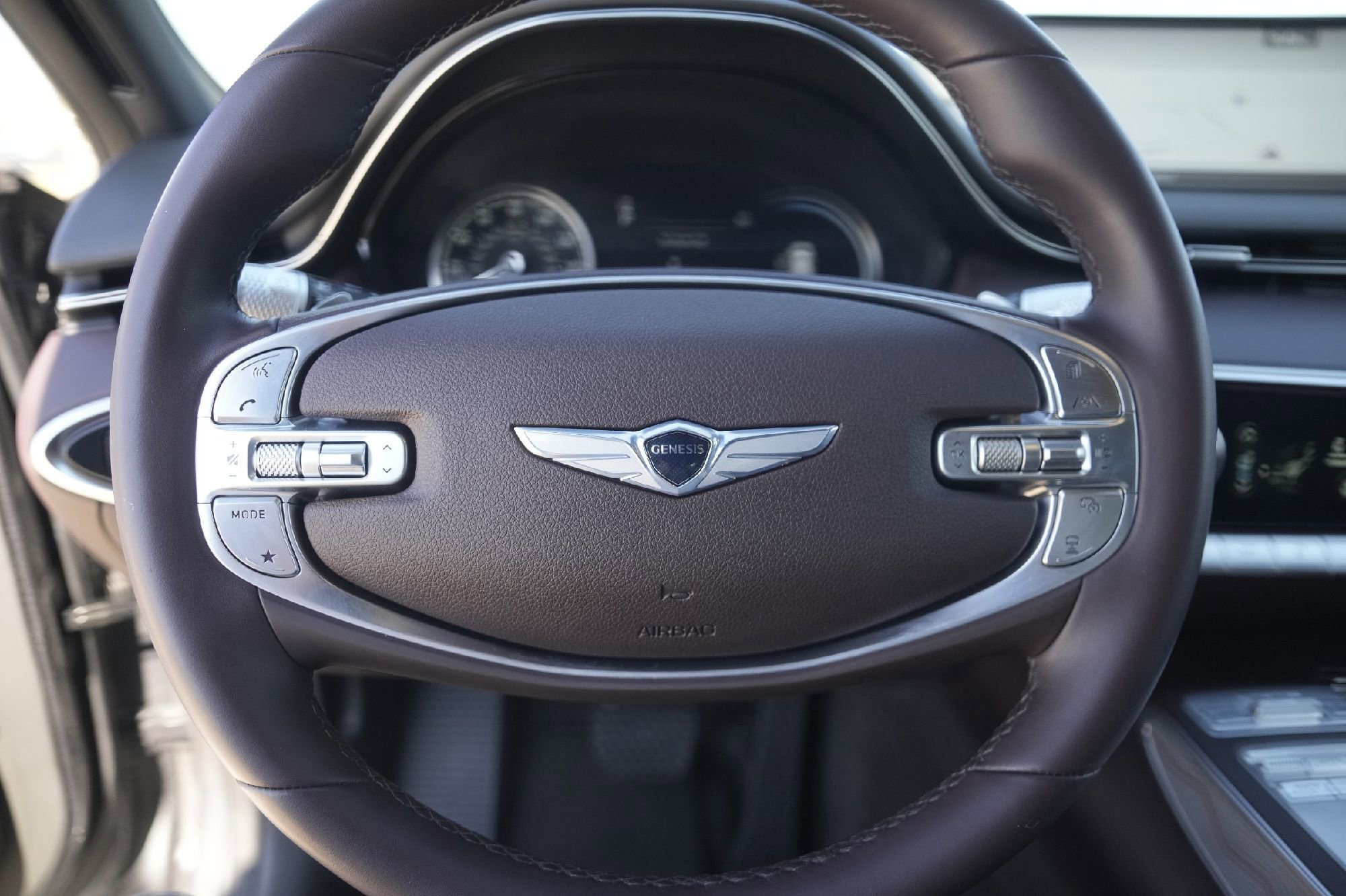 Used 2022 Genesis GV70 2.5T w/ Advanced Package image 12