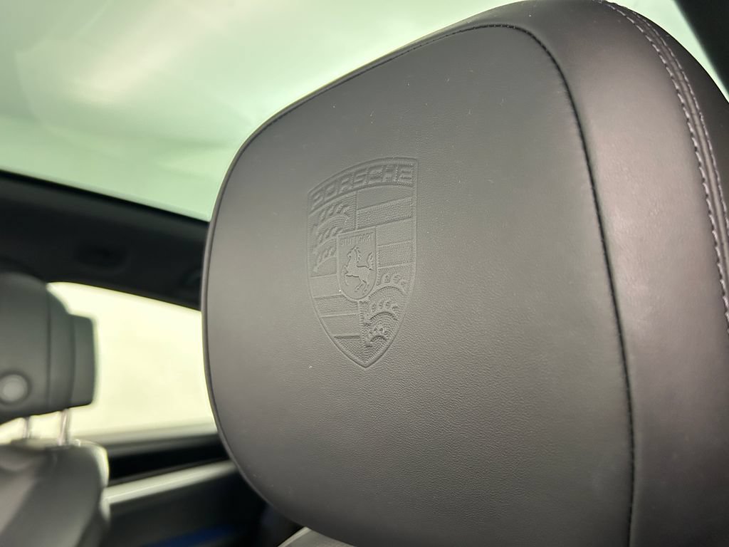 Used 2024 Porsche Cayenne Coupe AWD/4WD image 16
