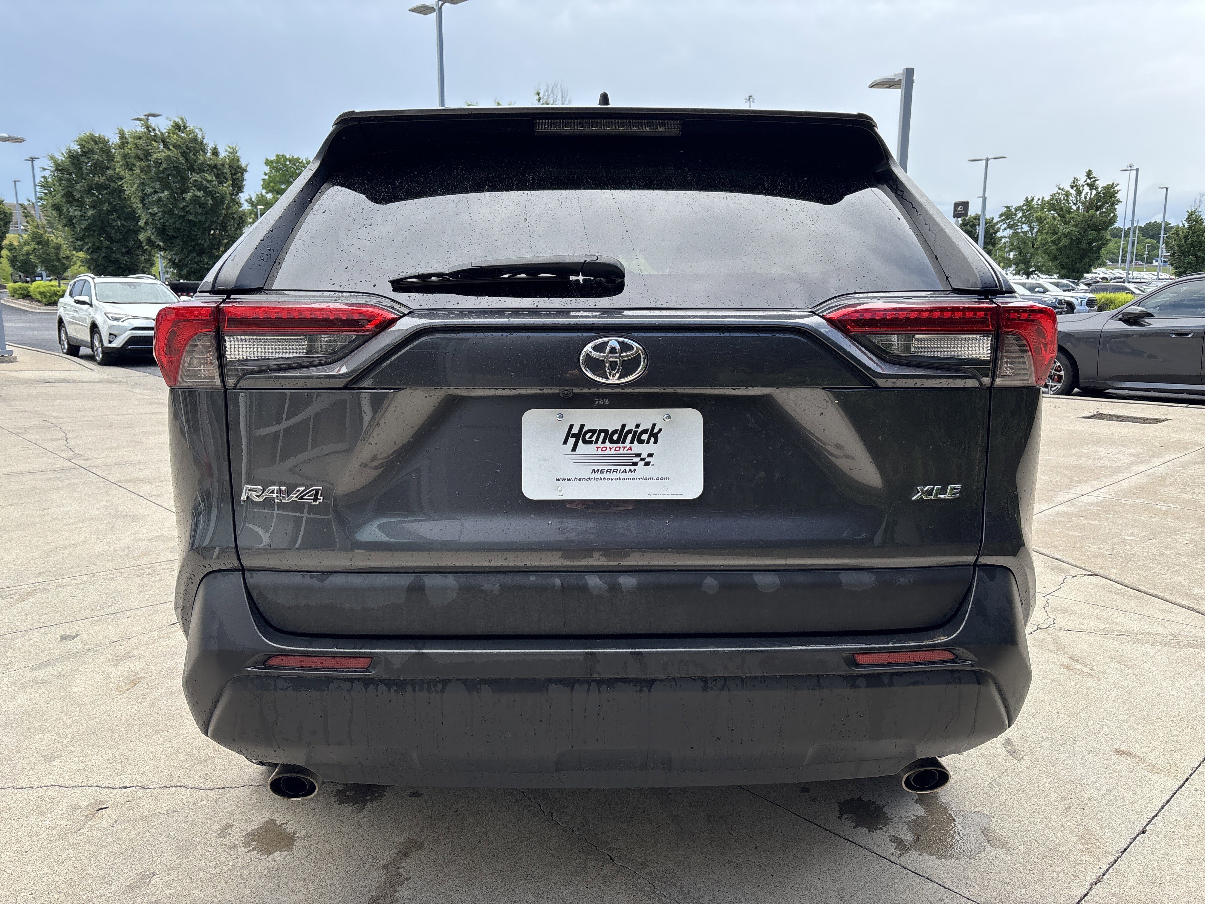 Used 2021 Toyota RAV4 XLE FWD image 7