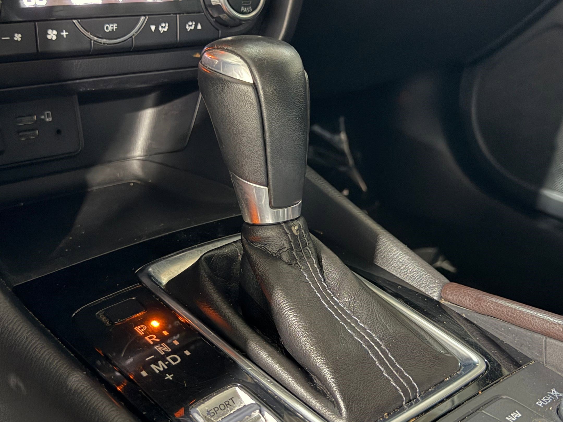 Used 2018 MAZDA MAZDA3 Touring FWD image 15