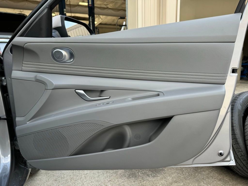 New 2025 Hyundai Elantra SEL image 20