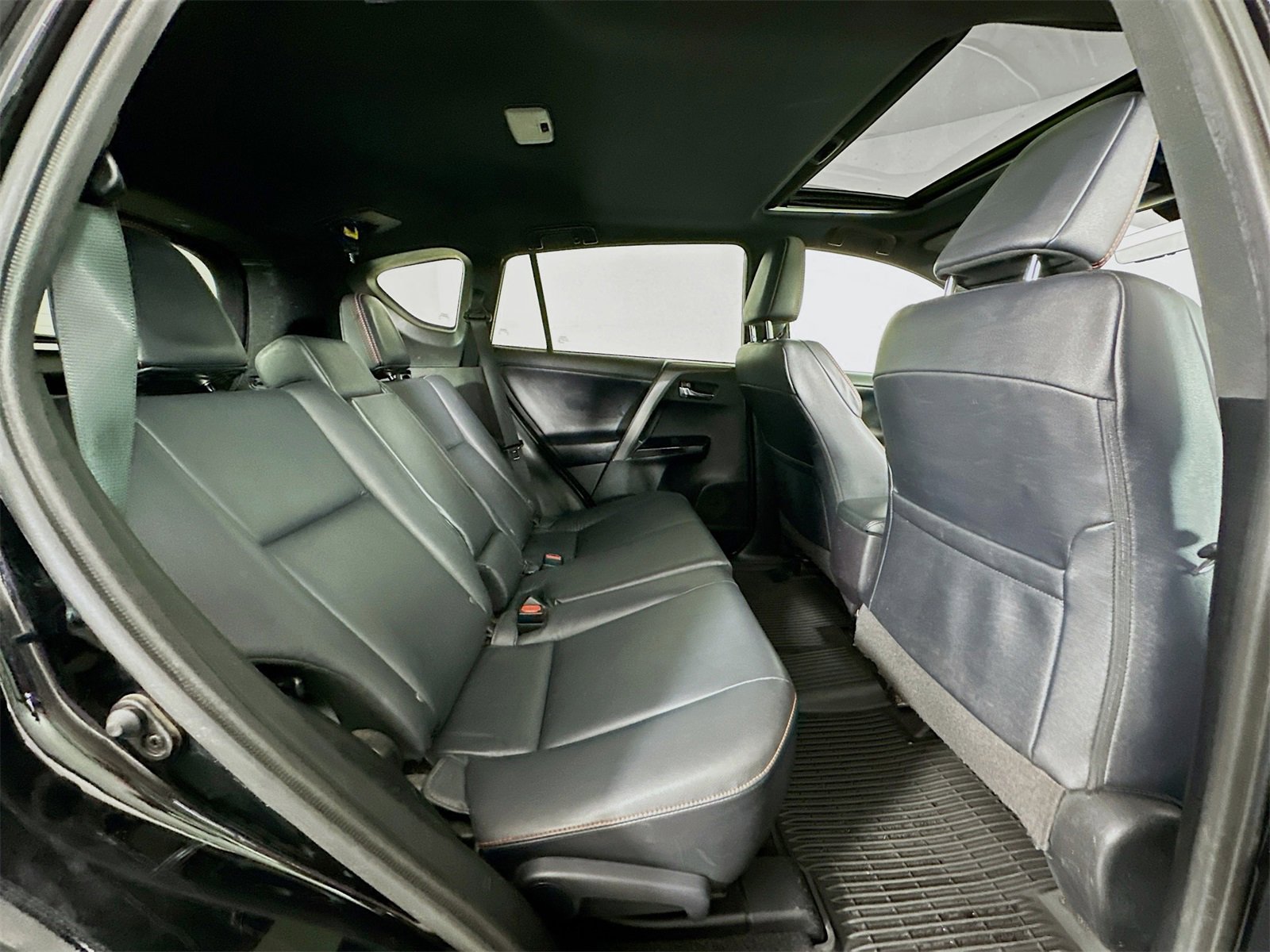 Used 2017 Toyota RAV4 SE w/ Power Extra Value Package image 26