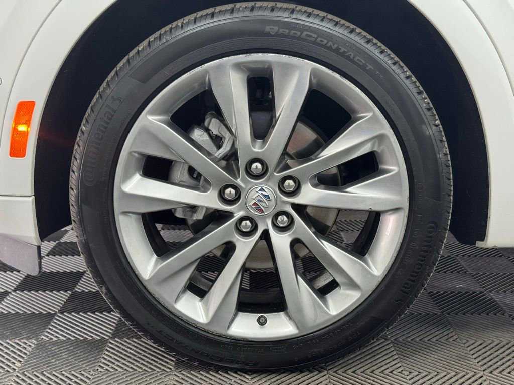 Used 2023 Buick Envision Avenir image 18