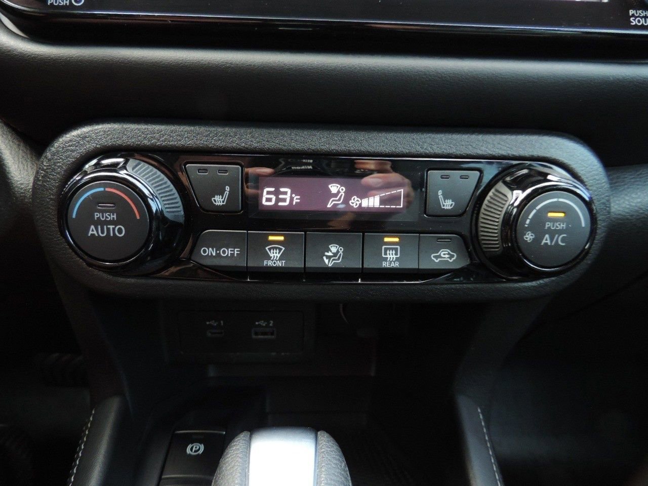 Certified 2024 Nissan Kicks SR w/ SR Premium Package FWD image 23
