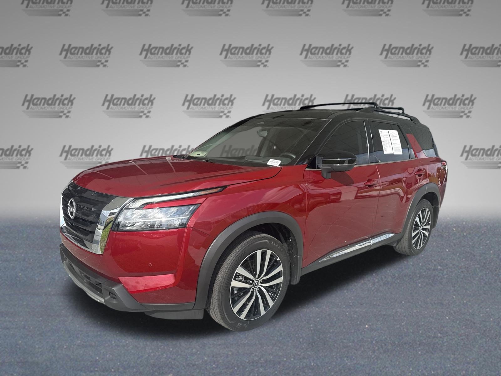 Used 2023 Nissan Pathfinder Platinum w/ Cargo Package AWD/4WD image 4