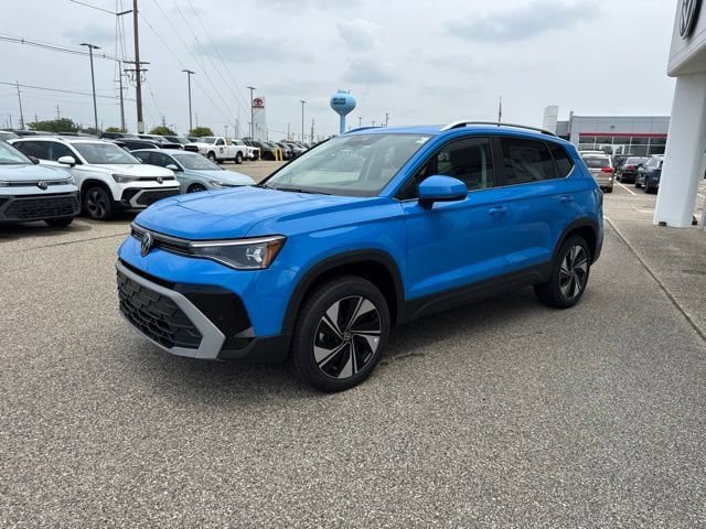 New 2026 Volkswagen Taos SE AWD/4WD image 2