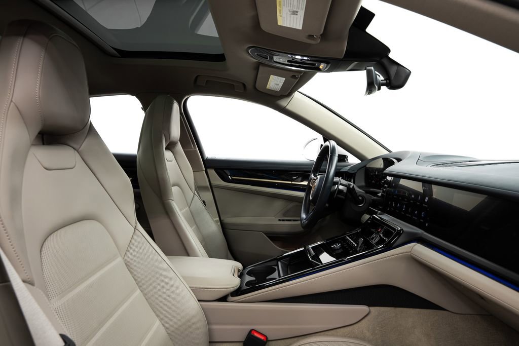 Used 2024 Porsche Panamera 4 image 34