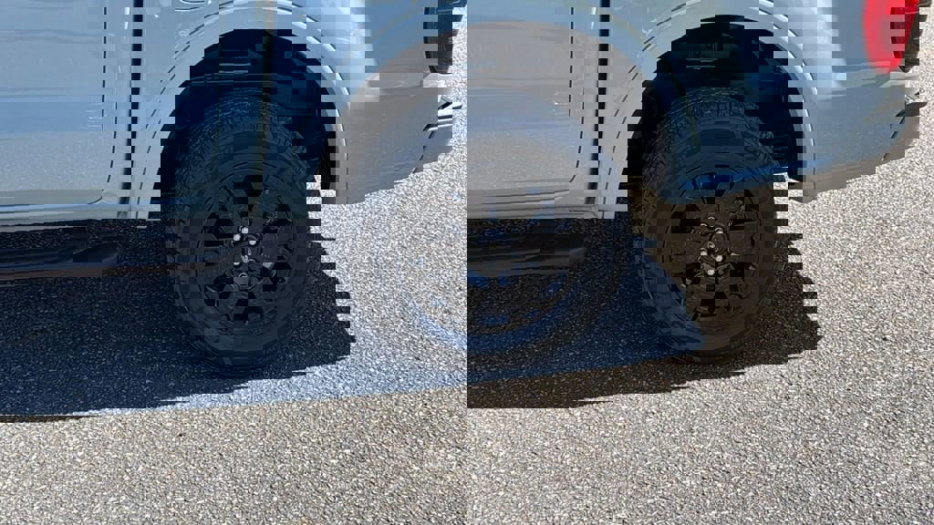 Used 2023 Ford Ranger XLT w/ Equipment Group 301A Mid image 9