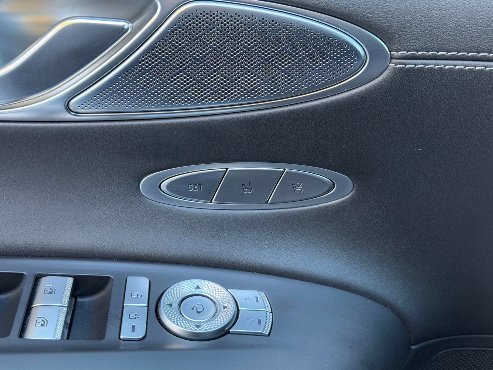 Used 2022 Genesis GV70 3.5T Sport w/ Sport Prestige Package image 19