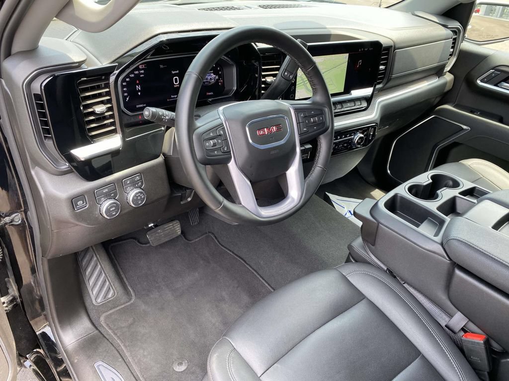 Used 2026 GMC Sierra 1500 SLT AWD/4WD image 16