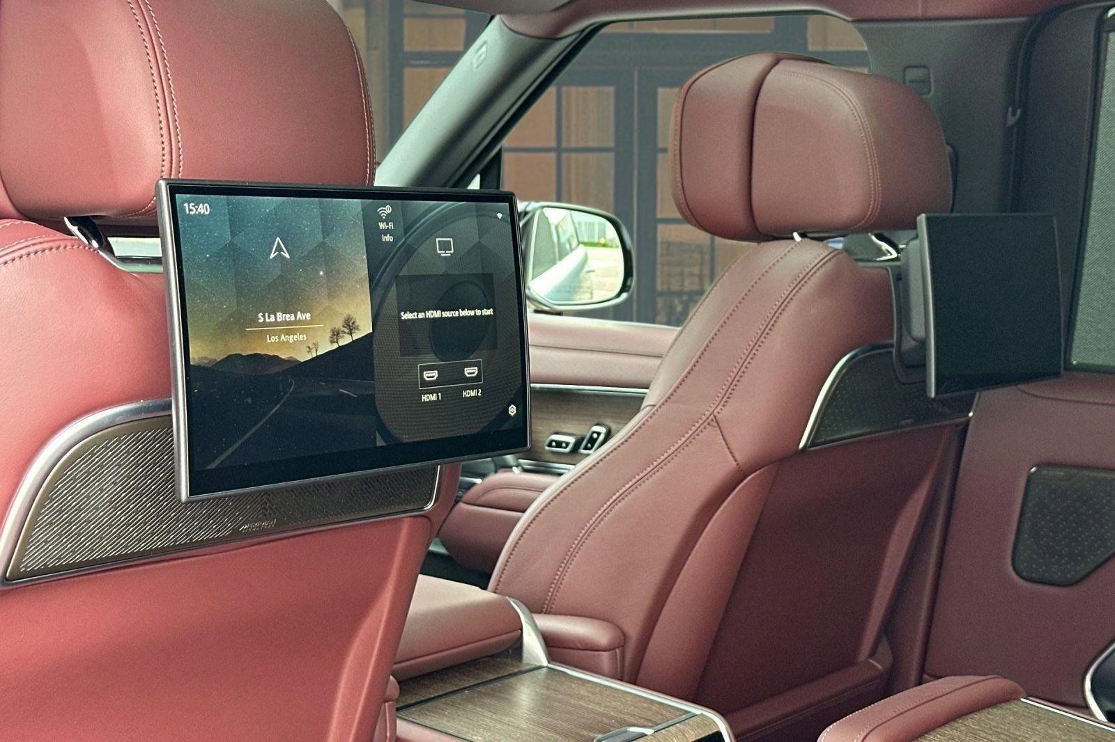 Used 2025 Land Rover Range Rover Long Wheelbase Autobiography image 35