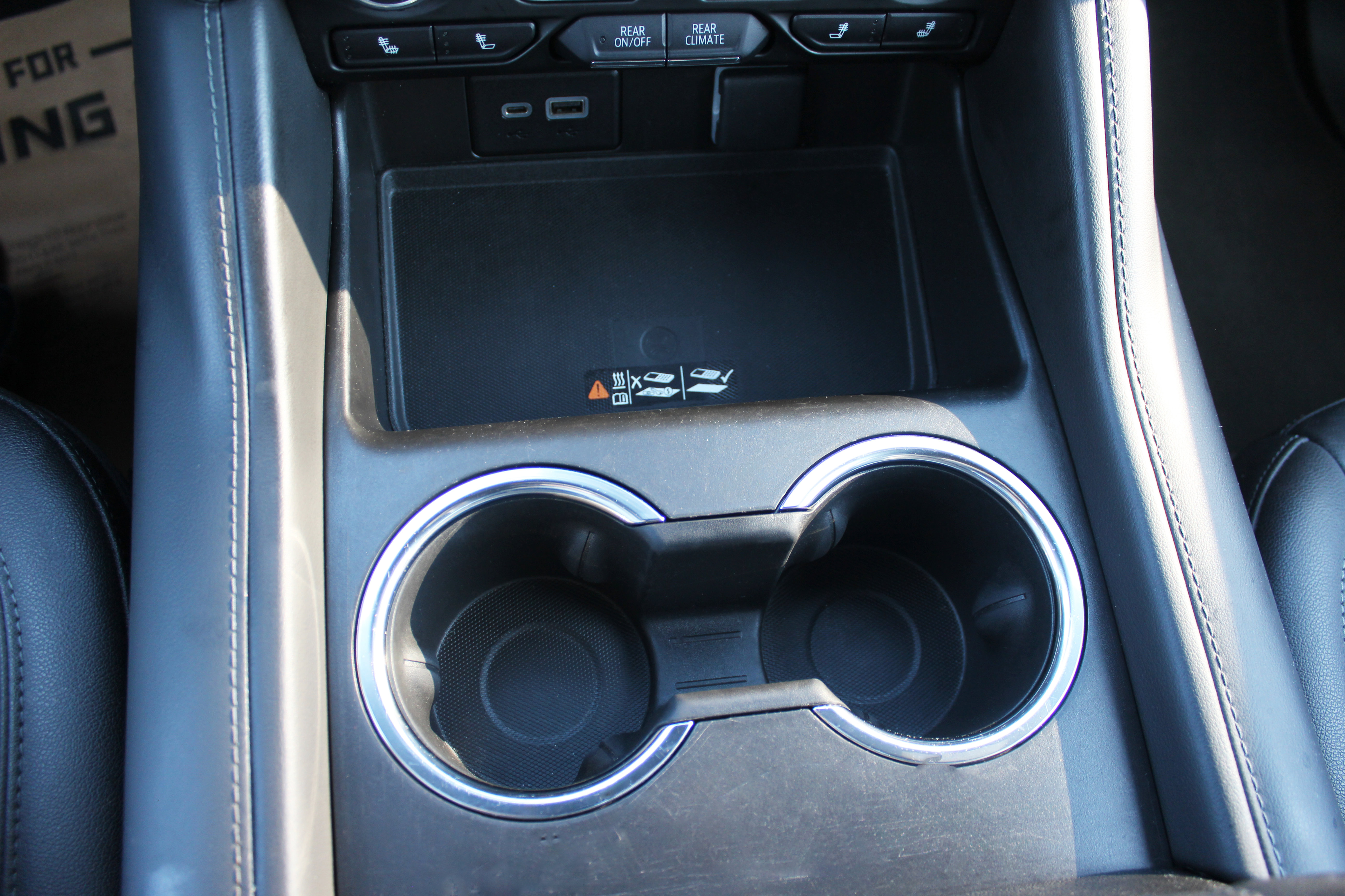 Used 2023 Chevrolet Suburban LT image 32