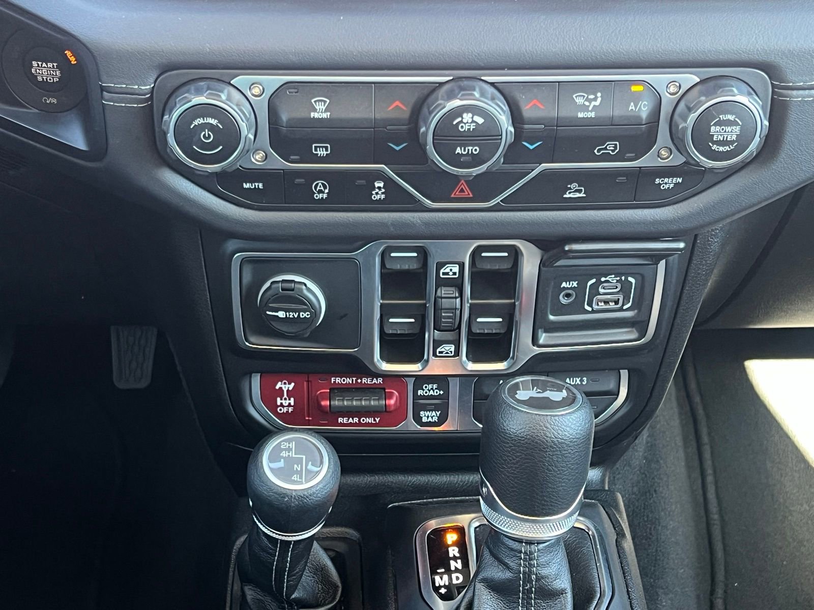 Used 2025 Jeep Wrangler Unlimited Rubicon image 31