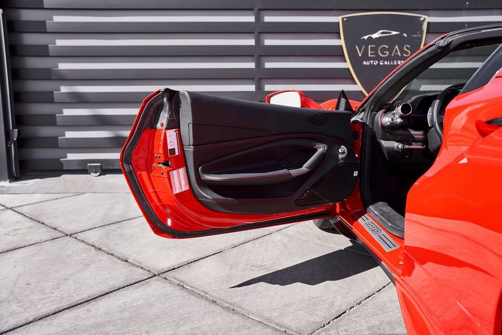 Used 2022 Ferrari F8 Tributo image 36