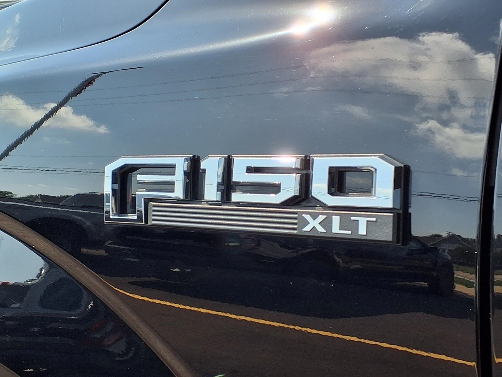 Used 2018 Ford F150 XLT w/ Equipment Group 302A Luxury AWD/4WD image 8