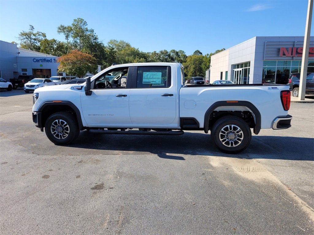 New 2026 GMC Sierra 3500 Pro image 2