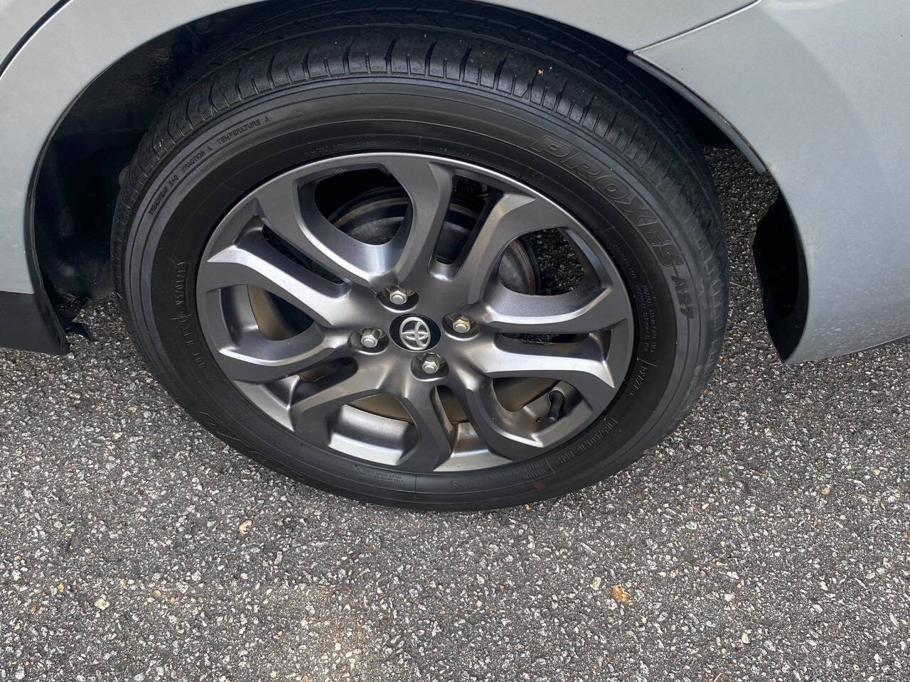 Used 2019 Toyota Yaris LE FWD image 9