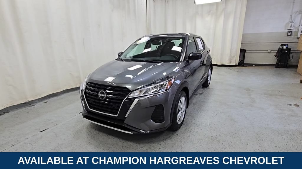 Used 2022 Nissan Kicks S FWD image 3