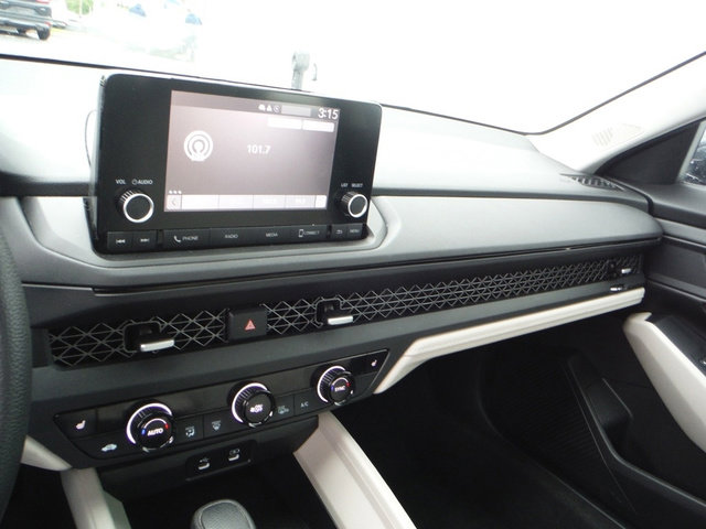 Used 2023 Honda Accord EX image 18
