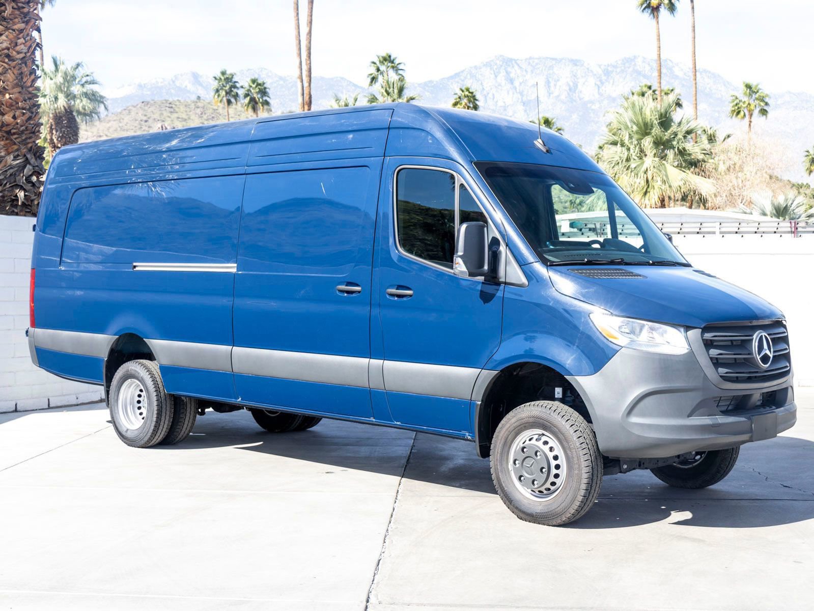 Used 2024 Mercedes-Benz Sprinter 3500 w/ Acoustic Package video 2