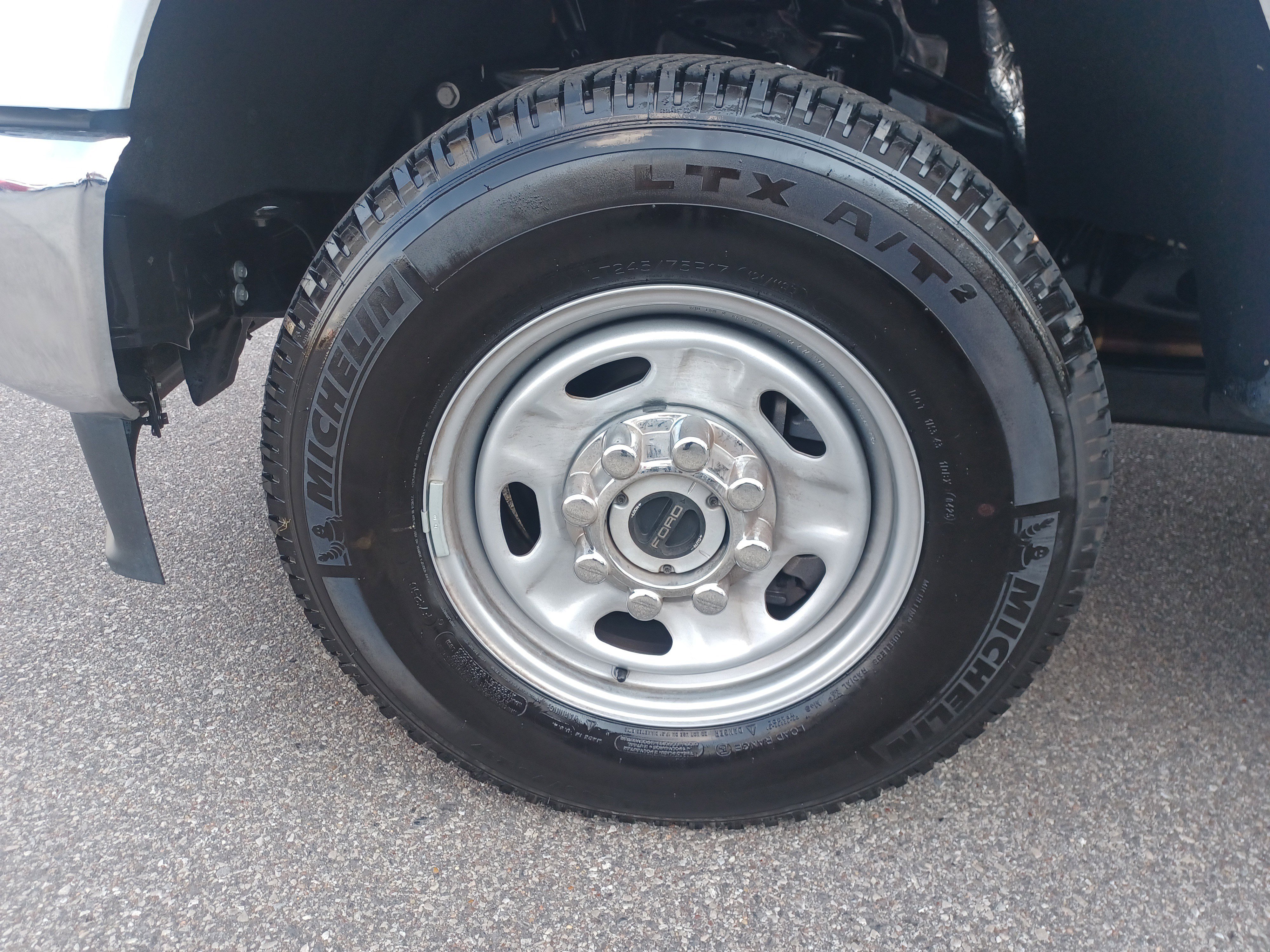 Used 2025 Ford F250 XL w/ XL Chrome Package image 12