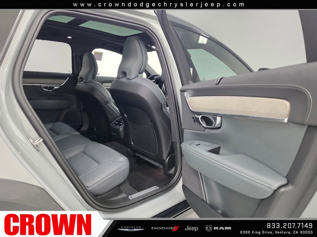 Used 2025 Volvo V90 B6 Cross Country Ultra w/ Protection Package AWD/4WD image 17