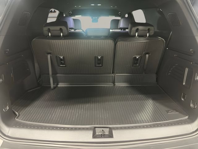 Used 2026 Chevrolet Traverse Z71 w/ LPO, Floor Liner Package AWD/4WD image 31