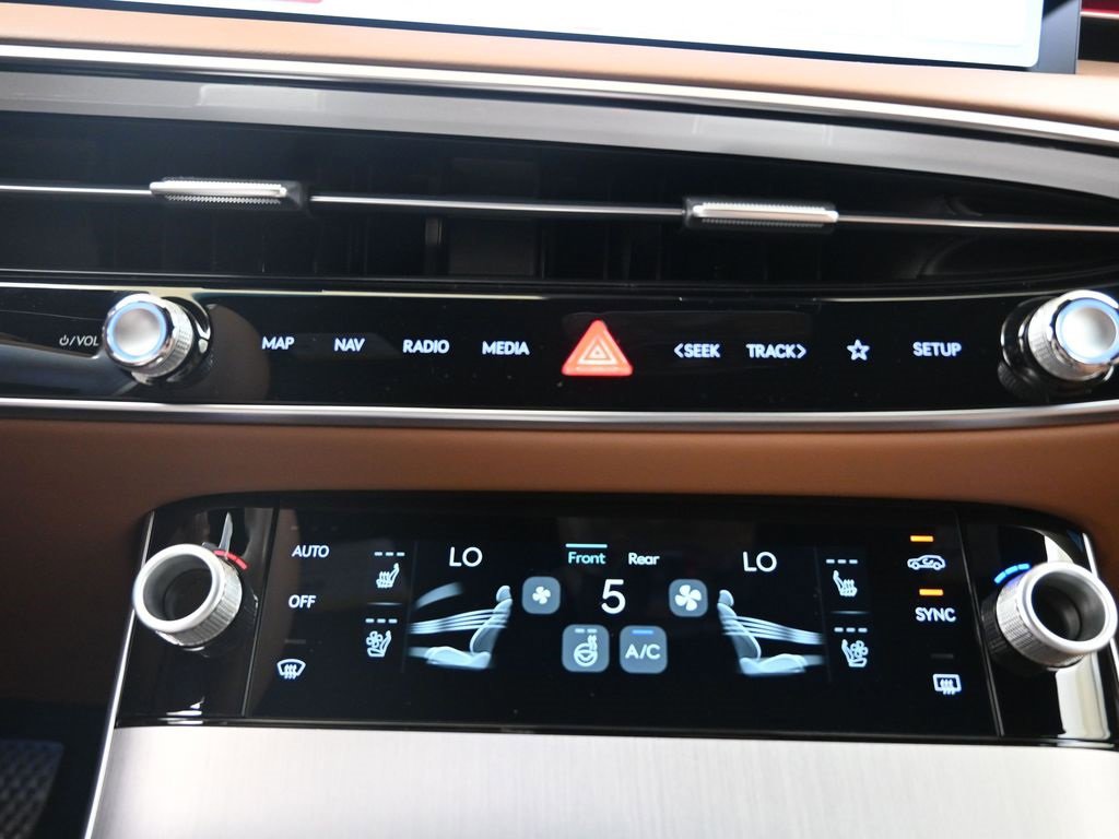 New 2026 Genesis GV70 2.5T Advanced image 30