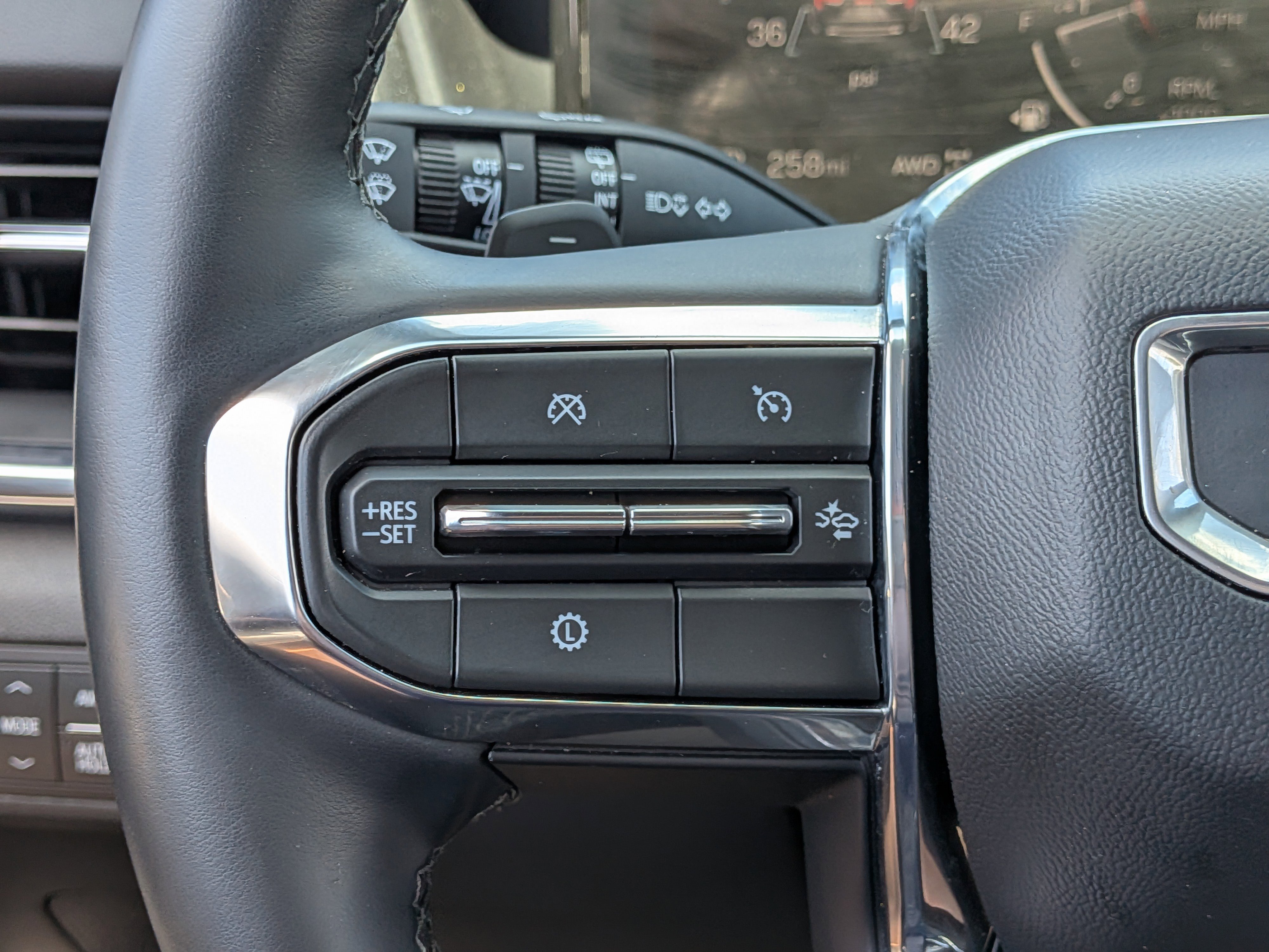Used 2025 GMC Terrain Elevation AWD/4WD image 24