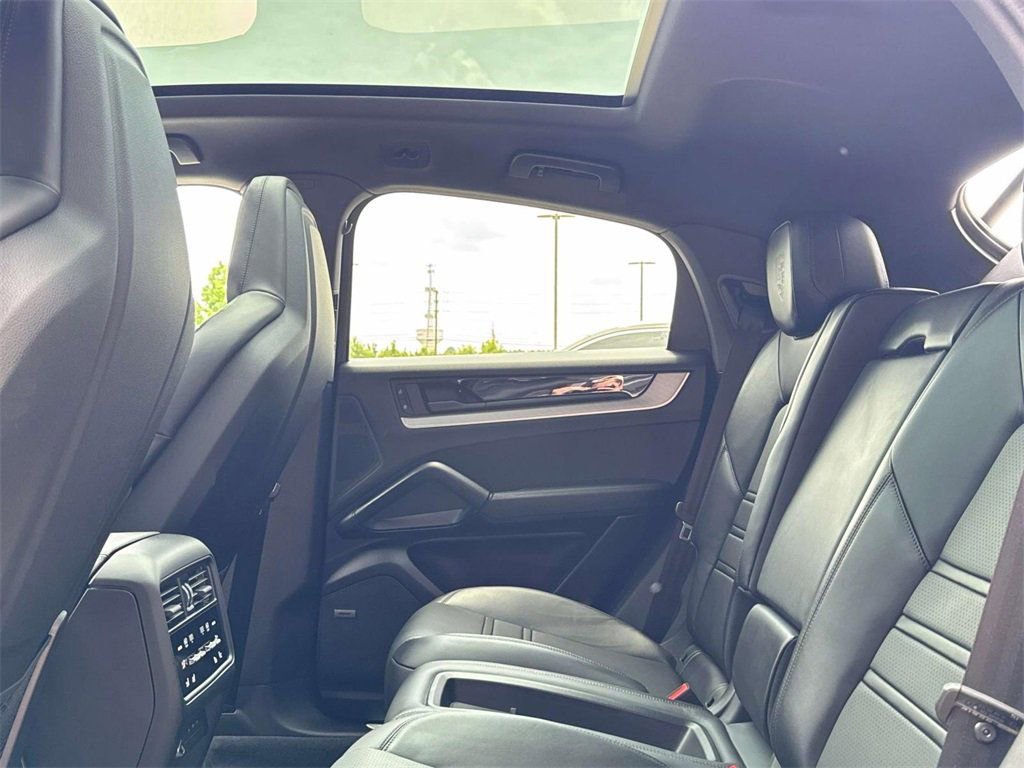 Certified 2025 Porsche Cayenne S image 25