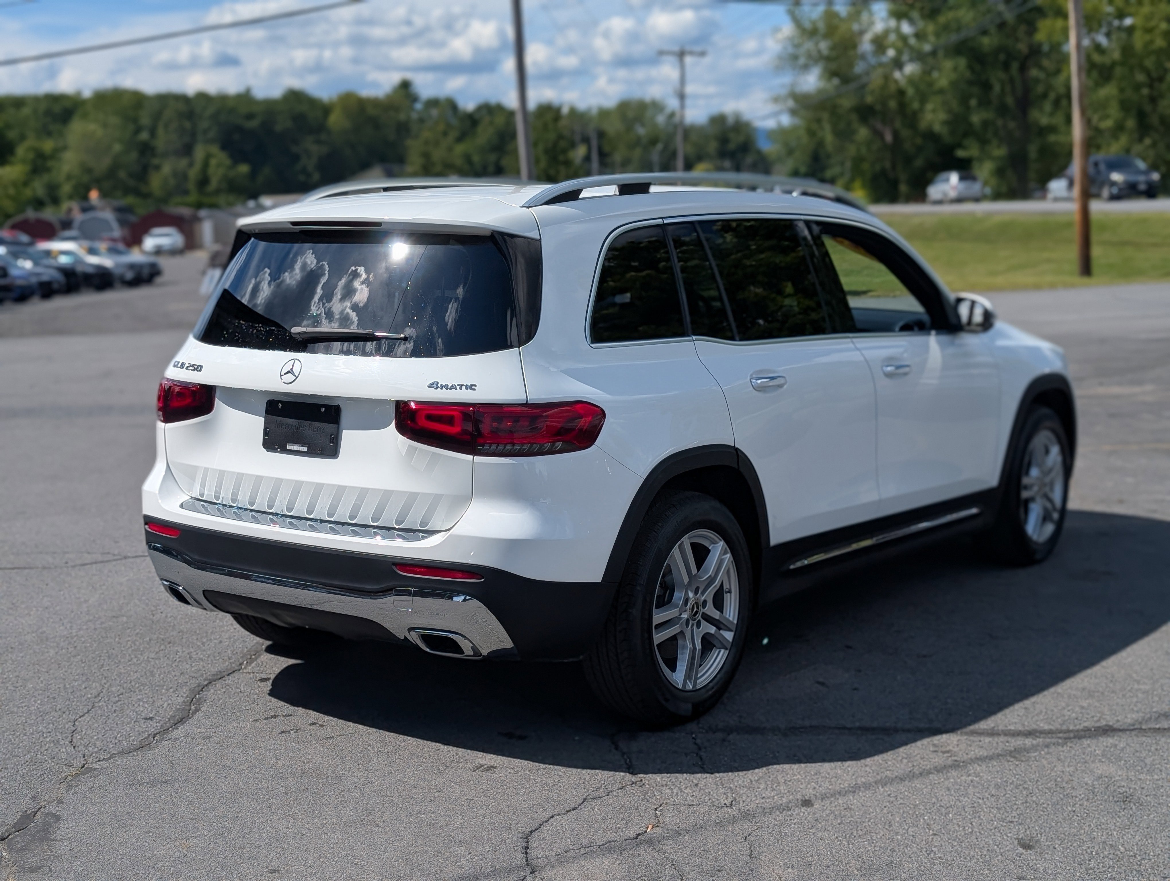 Used 2023 Mercedes-Benz GLB 250 4MATIC image 11