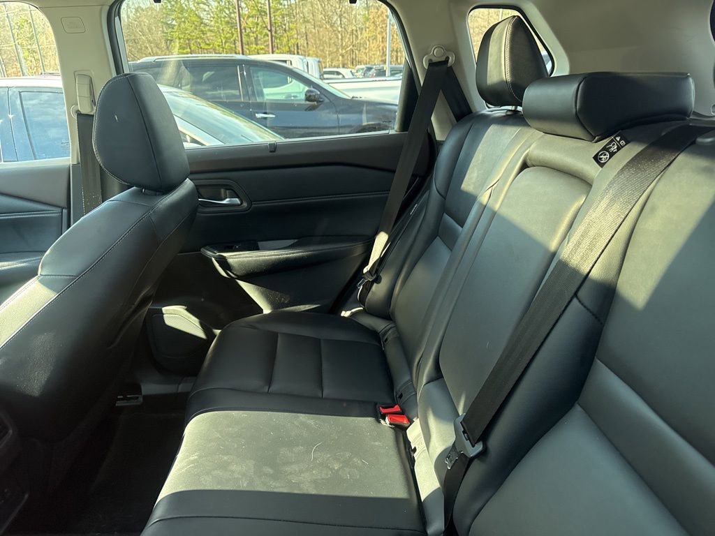 Used 2022 Nissan Rogue SL w/ SL Premium Package image 6