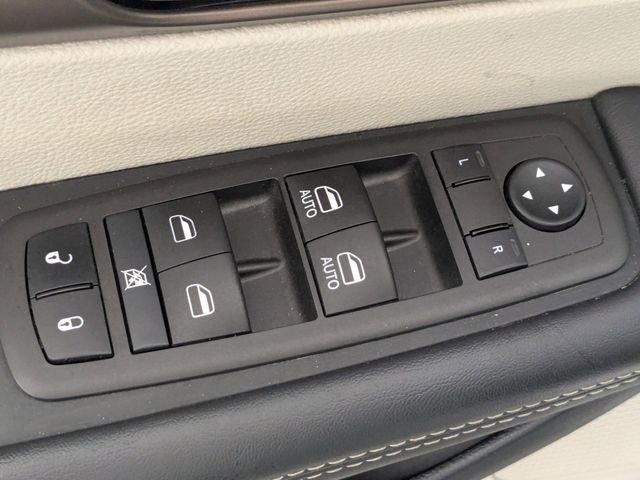 Used 2024 Chrysler Voyager LX image 11